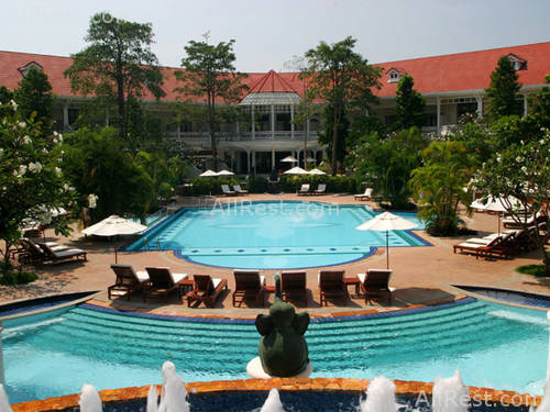 Sofitel Centara Grand Resort & Villas 4